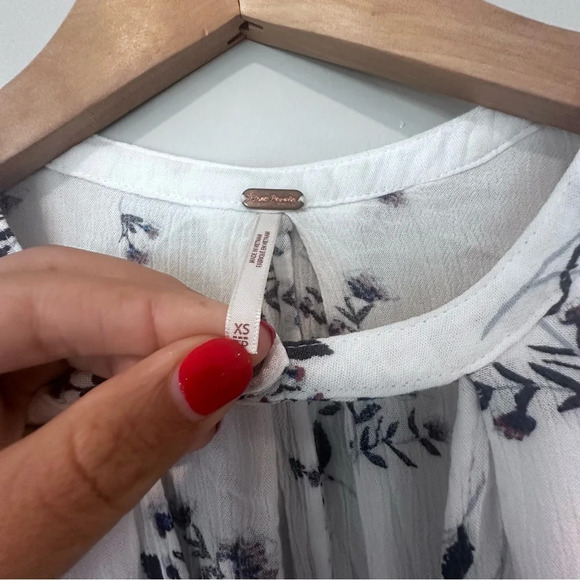 Free People Snap Out of It Swing dress white Blue Floral TunicTank X-Small 1278 - Picture 7 of 12